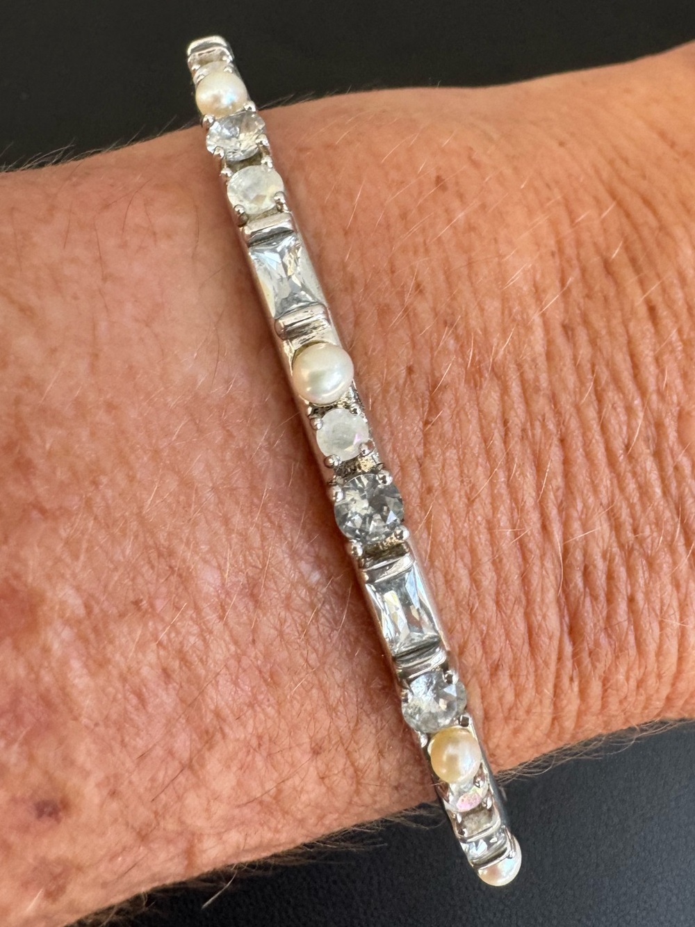 Kendra Scott Gracie Silver Bangle in Crystals & Pearls